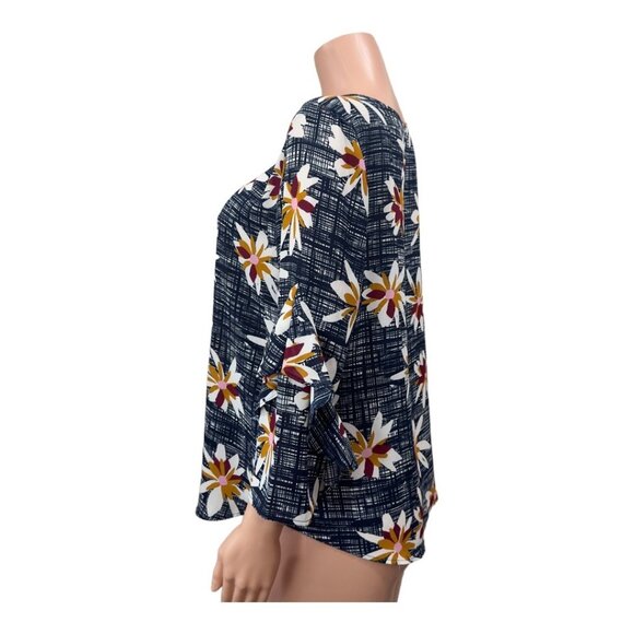 VAN HEUSEN Women SZ M Navy Blue Floral Basic Casual Top Blouse Ruffle 3/4 sleeve - Picture 14 of 16